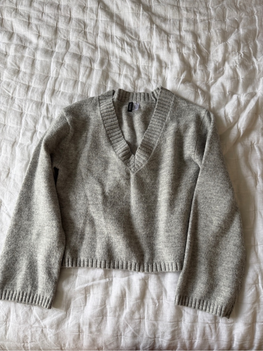 H&M Light Gray V-Neck Ribbed Hem Sweater